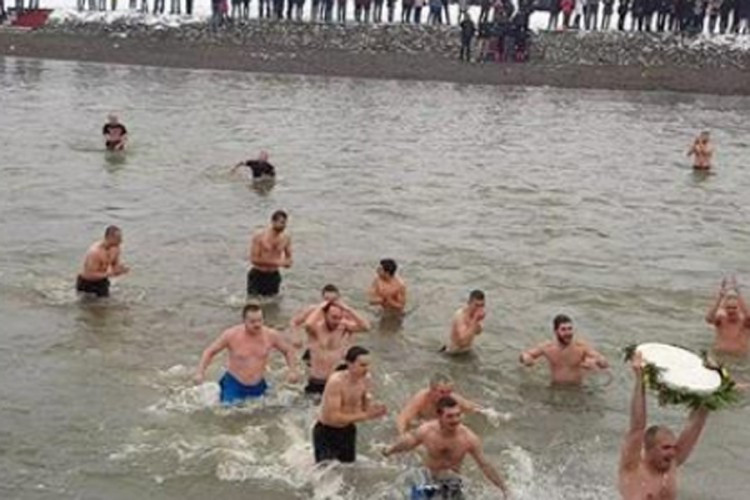 Plivanje za Bogojavljenski krst širom Srpske