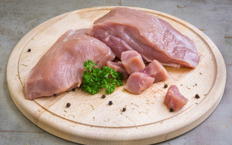 Pronašli meso i mlijeko sa isteklim rokom: U RS uništeno 1.300 kg hrane