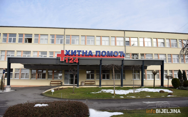 Dijete i žena povrijeđeni zbog poledica na trotoarima