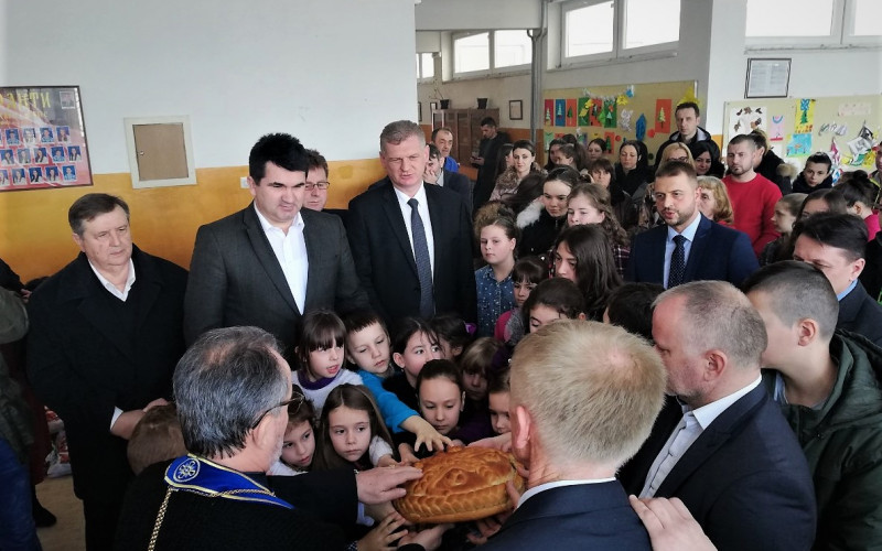 Obilježena školska slava u Loparama