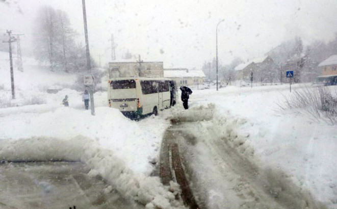 Mašine u kvaru, sela i dalje zametena