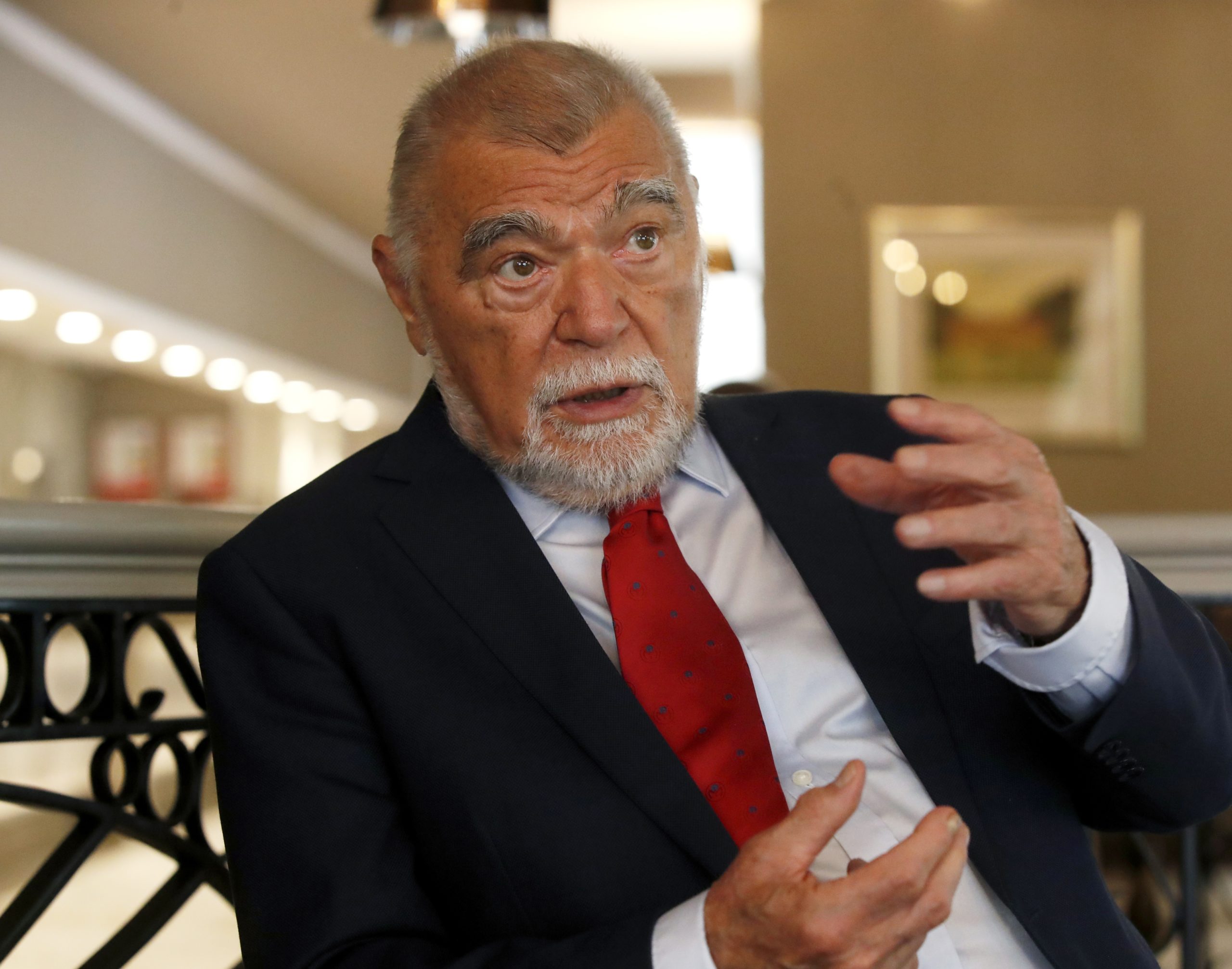 Mesić prijeti vojskom u slučaju otcjepljenja Srpske