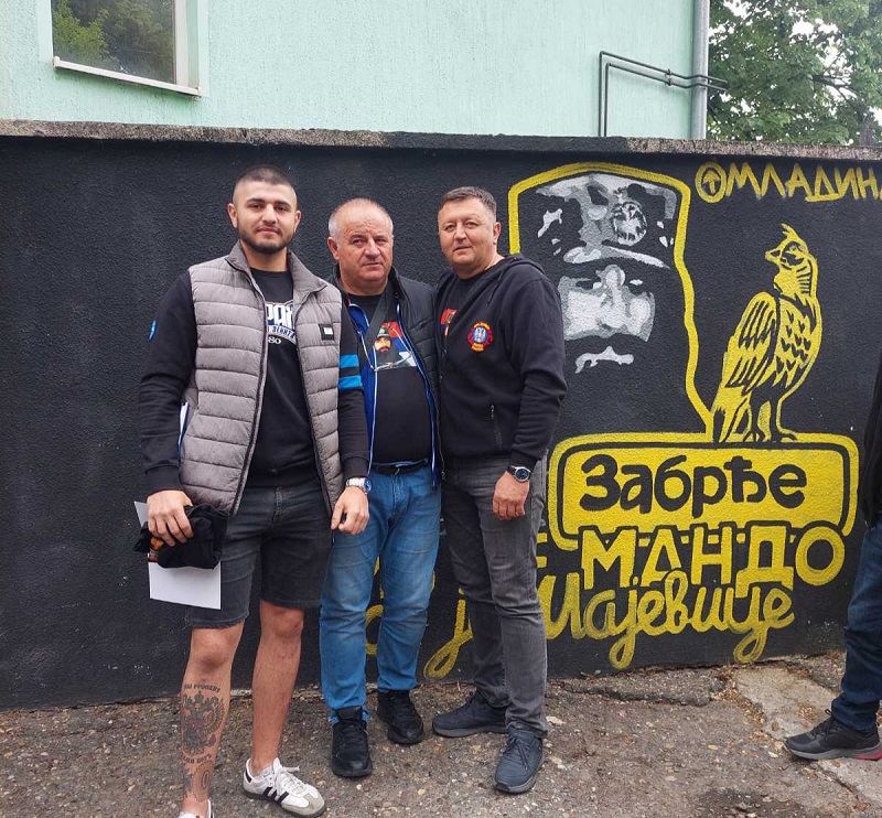 Počast vojvodi Mandi u srpskoj prestonici: MURAL OD SRCA (FOTO)