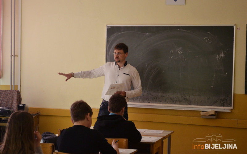 Profesori matematike, fizike, informatike i zdravstveni radnici najbrže dolaze do posla