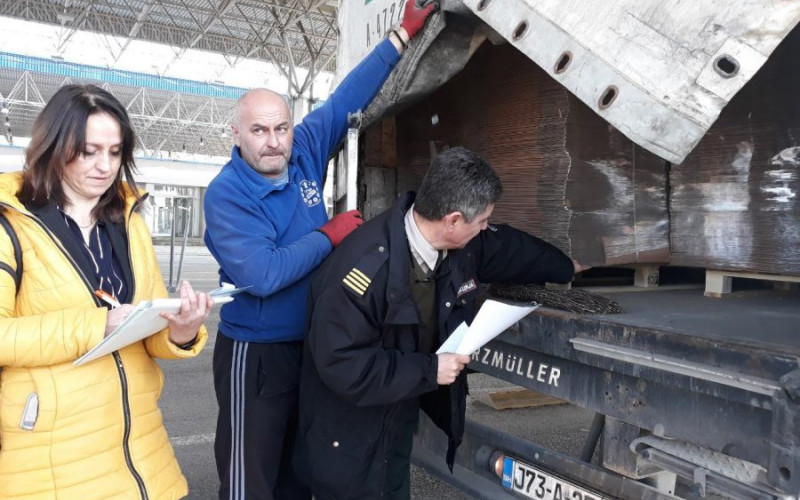 Rača: Vozače upozoravaju o zdravstvenoj ispravnosti drvene amabalaže