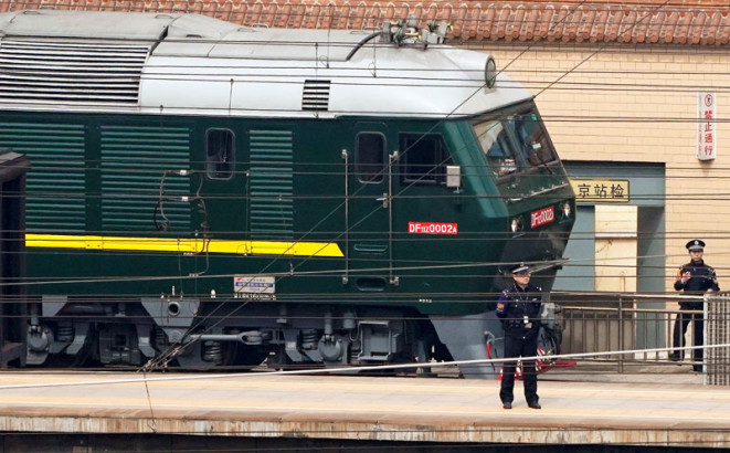 Kim putuje vozom dva dana do Trampa