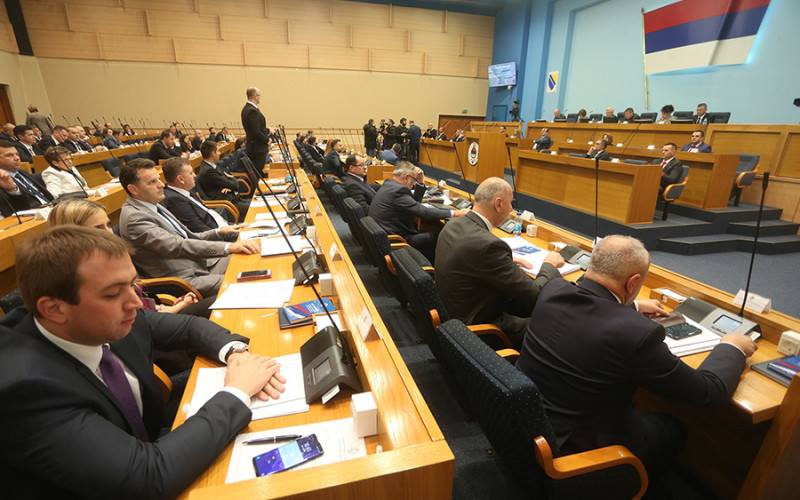 Bolnice bez lijekova, a za bivše funkcionere izdvajamo ogroman novac