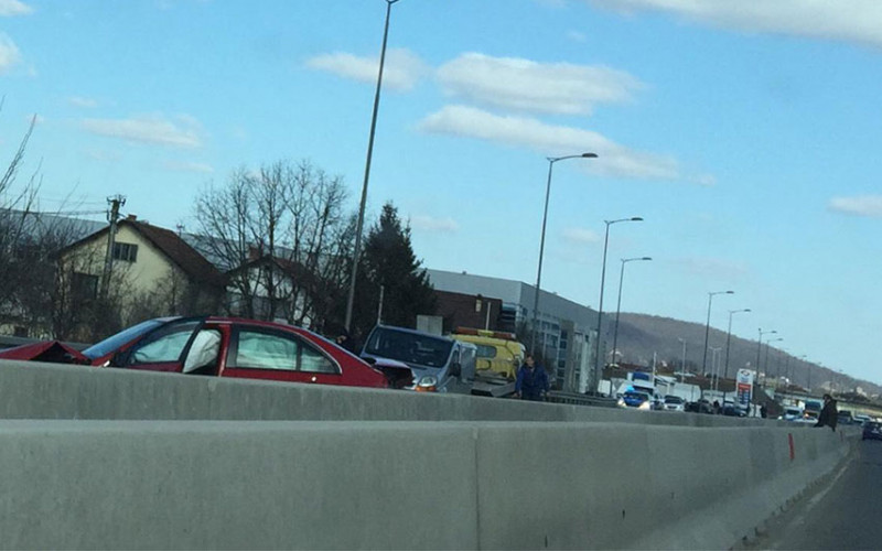 Povrijeđene dvije žene u Trnu, obustavljen saobraćaj