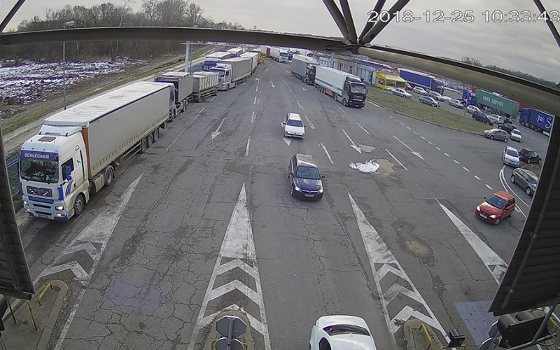 Uzimali novac za nezakonito puštanje kamiona u BiH