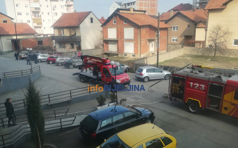 Bijeljina: Požar u stambenoj zgradi /FOTO/