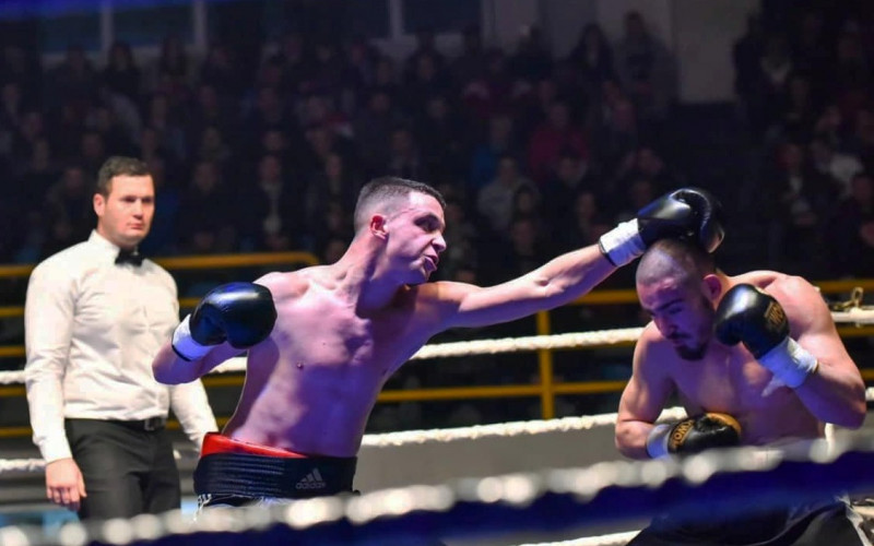Radenko Tomić savladao Đurića nokautom u prvoj rundi