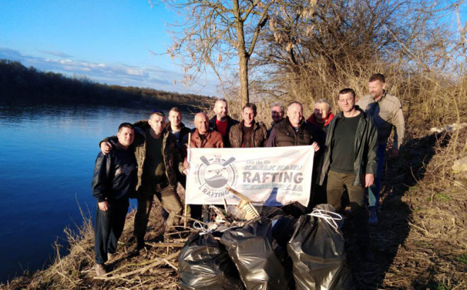 Aktivisti očistili dio obale Save od plastičnih flaša i smeća
