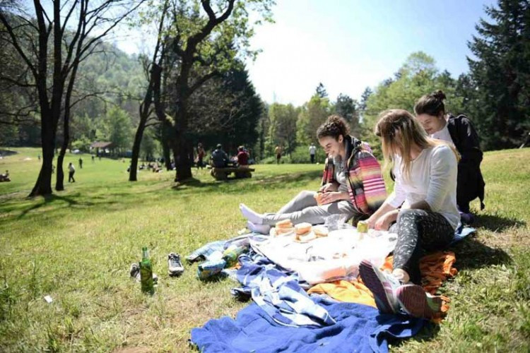 I sutra sunčano i toplo