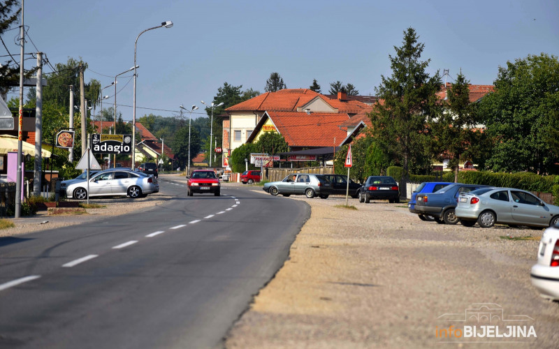 Mještani Novih Dvorova zbog migranata traže rad rasvjete tokom noći