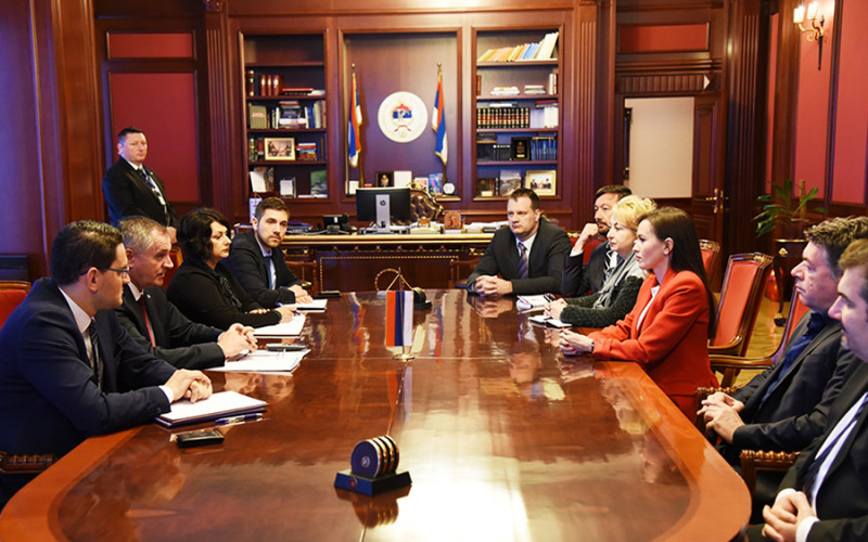 Višković sa novoimenovanim ambasadorima: Razvijati ekonomiju i privredu