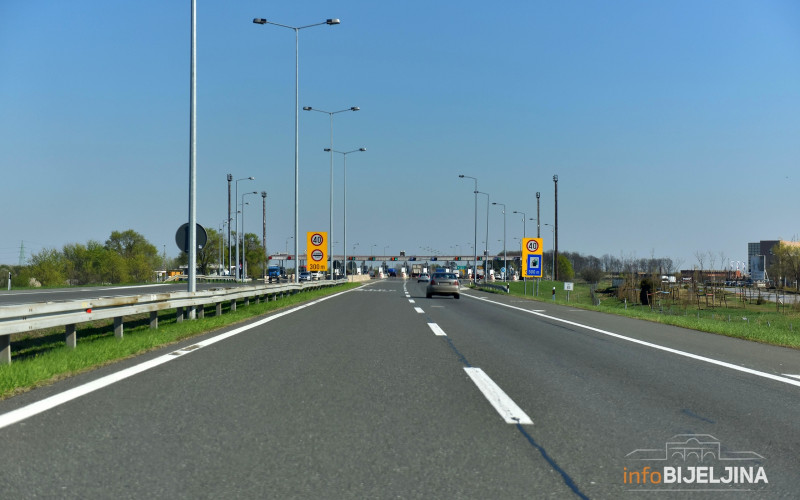 Bez problema u saobraćaju i na graničnim prelazima
