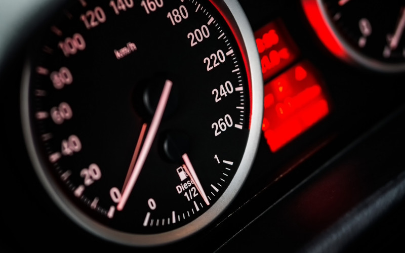 Evropa uvodi obavezne limitere brzine u automobilima
