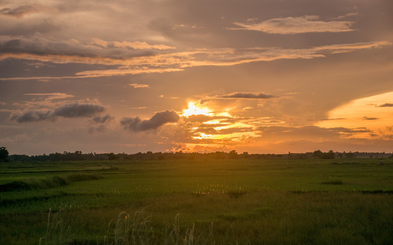 Danas sunčano i toplo, poslije podne ponegdje kiša