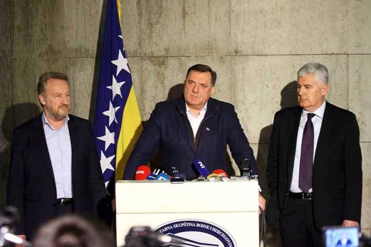 PDP ćuti, DF-u resori iz bošnjačke kvote