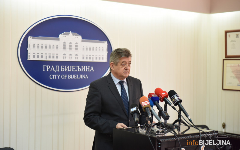 Mićić kritikuje rad direktora pojedinih osnovnih škola