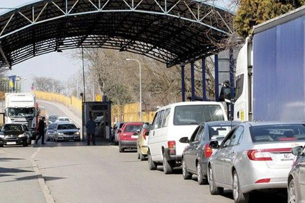 Vozači, budite strpljivi! Gužve na graničnim prelazima BiH i Hrvatske