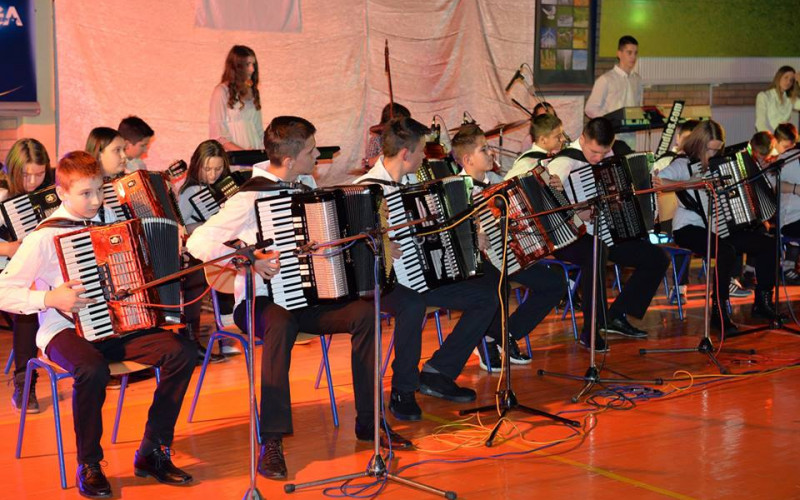 Ugljevički orkestar harmonika oduševio publiku u Šamcu