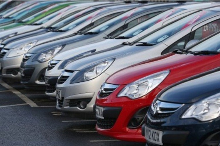 UIO traži najpovoljnijeg ponuđača za uništenje više od 2.000 automobila