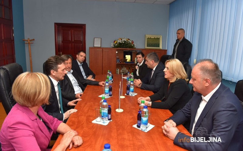 Razgovor predsjednika Srpske sa rukovodstvom opštine Ugljevik /FOTO/