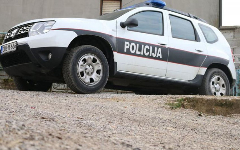 Pronađen mrtav muškarac pored puta