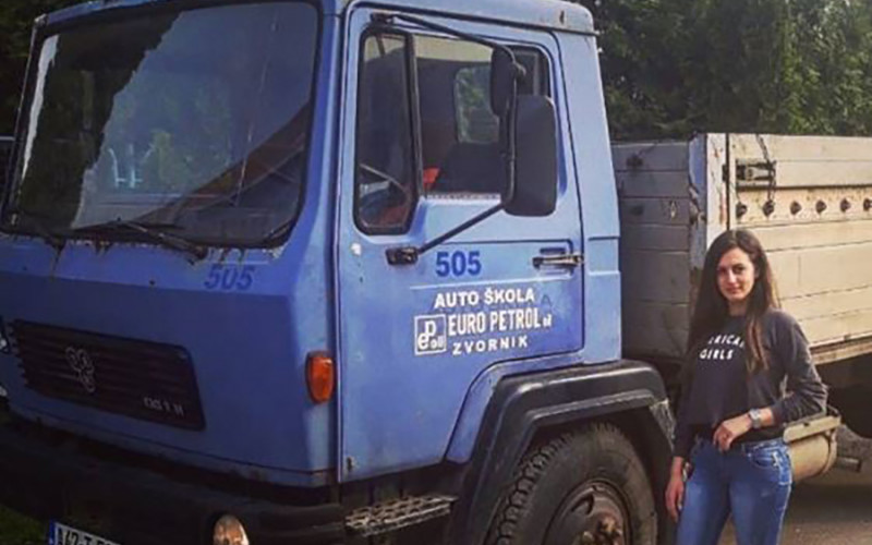 Jelena razbija predrasude -  dvadesetdvogodišnja djevojka vozač kamiona