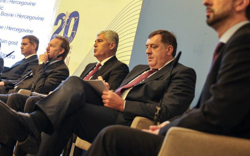 Bosni prijeti opšti kolaps