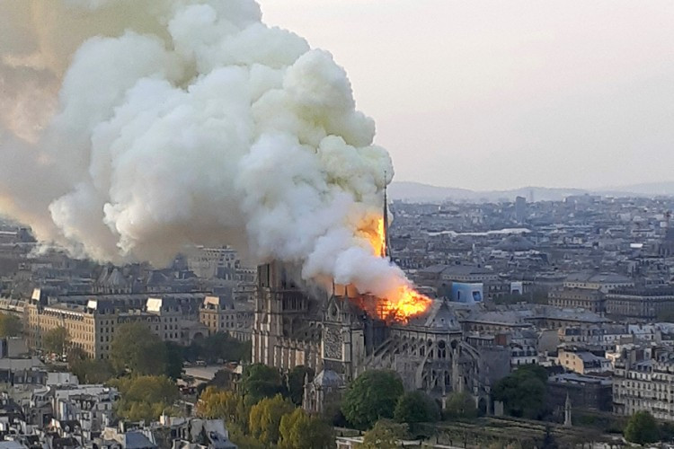 Za obnovu Notr Dama već prikupljeno 880 miliona evra