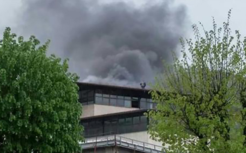 Foča - Gorjela robna kuća nakon što se zapalilo potkrovlje