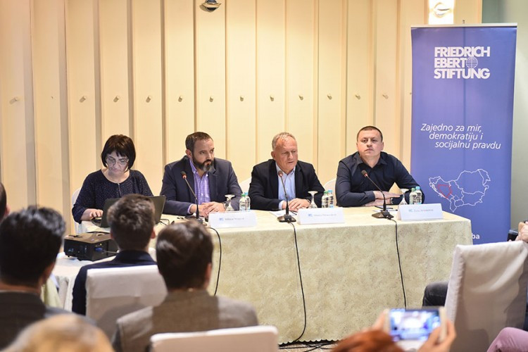 Trećina građana RS podržava napad na novinare