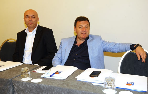 Novosti: Fijasko na sastanku u Zagrebu