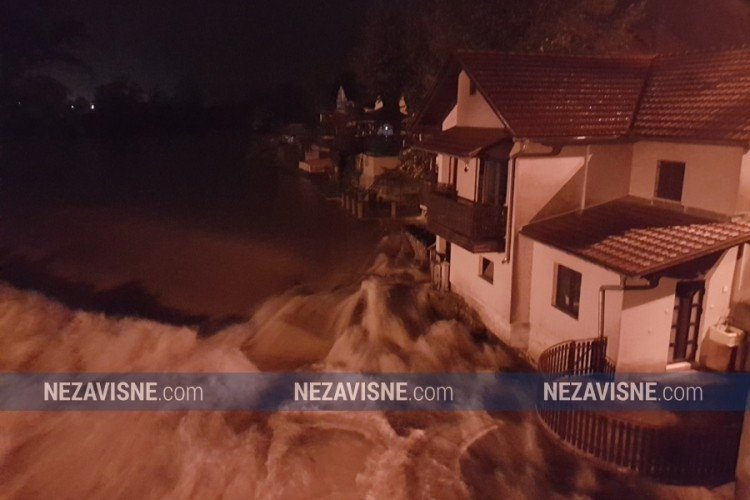 U Tesliću proglašena vanredna situacija zbog poplava