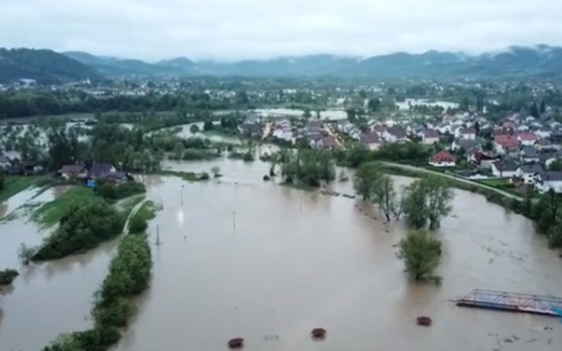 Teslić pod vodom - Mještani u strahu