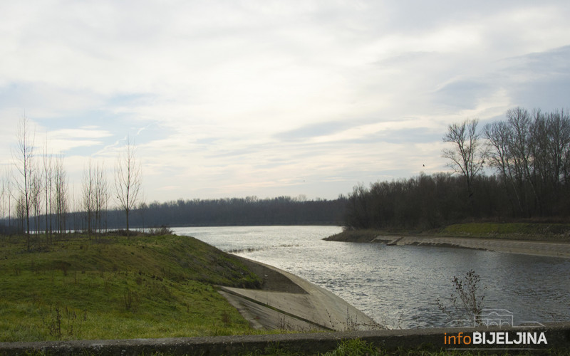 Danas oblačno uz padavine