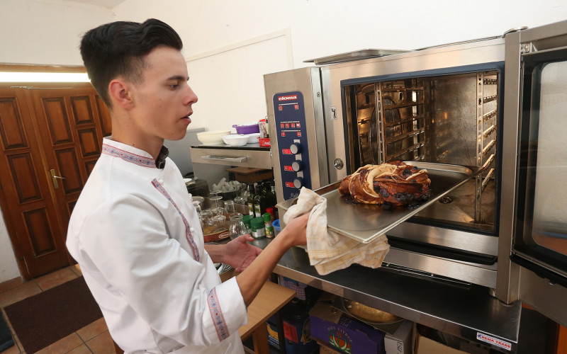 U Hrvatskoj kuvare plaćaju do 5.000 evra