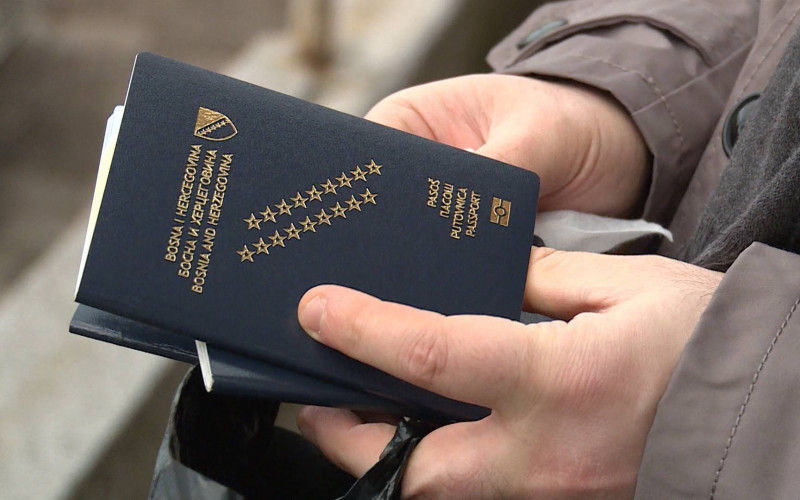 Državljanstva BiH se odreklo 20.536 osoba - Država