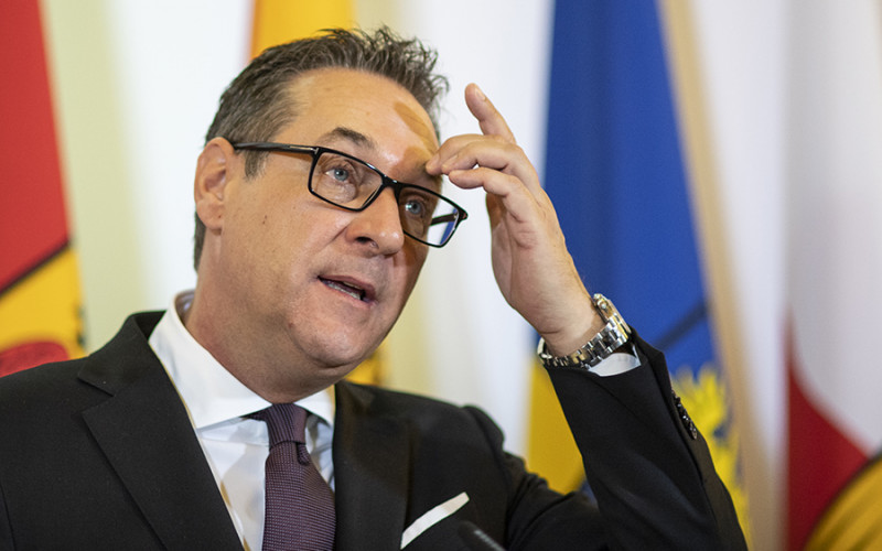 Štrahe podnio ostavku