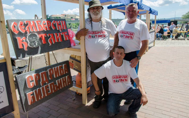 Zapažen nastup bijeljinskih majstora kotlića na festivalu u Novom Sadu /FOTO/