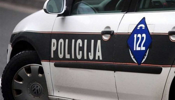 Lukavac - Muškarac na licu mjesta ostao mrtav nakon što je automobilom sletio sa puta