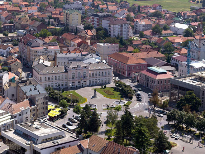 Dodik u Bijeljini sa Mićićem i na sastanku o auto-putu
