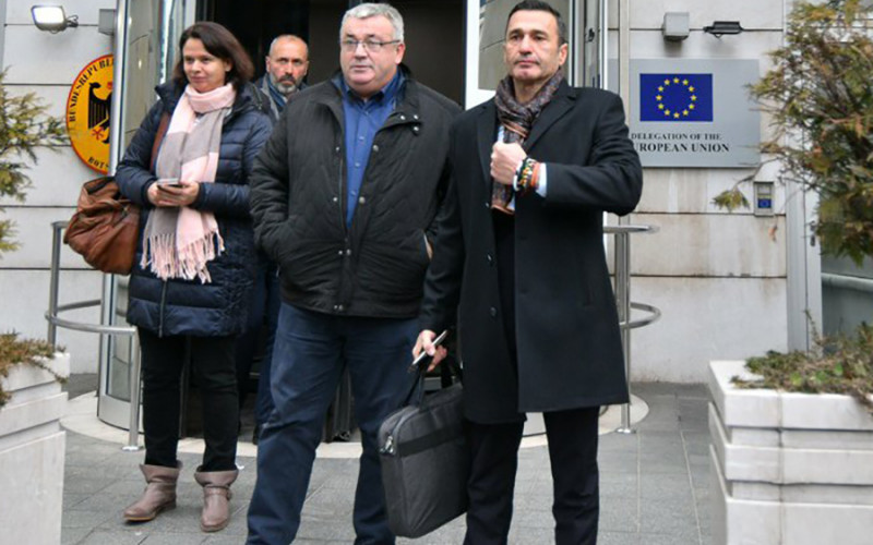 Očevi stradalih mladića, Davida i Dženana, pozivaju na proteste zbog afere ,,Tegeltija