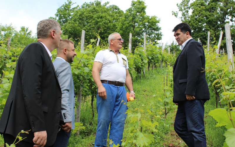 Savić posjetio voćara na Majevici