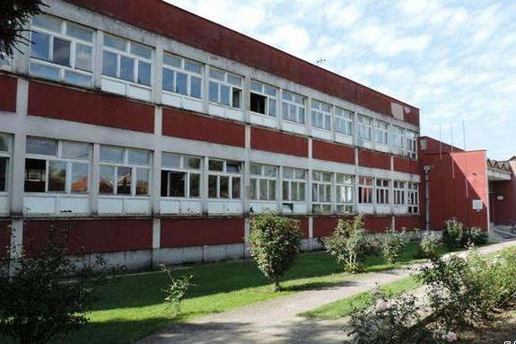 Maturantima iz Janje poklonili odijela