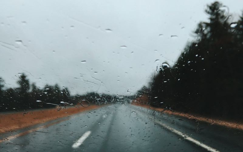 Kolovozi mokri i klizavi, povećana opasnost od odrona