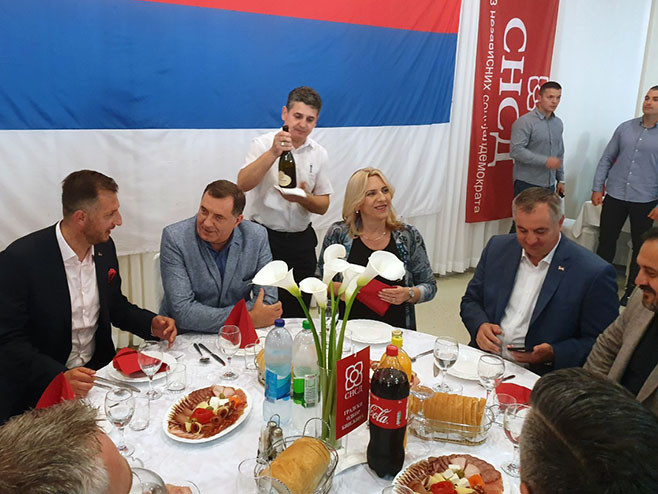 Bijeljina: Počeo godišnji skup GO SNSD-a (FOTO)