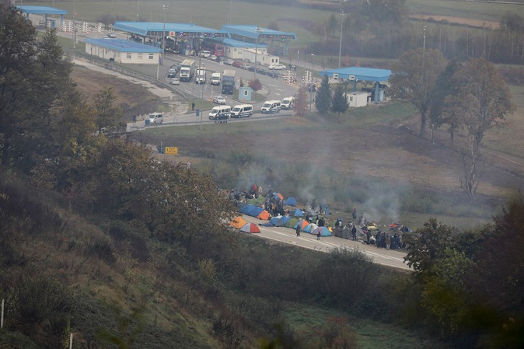 Komesar MUP-a USK najavio uvođenje vanrednog stanja zbog migranata